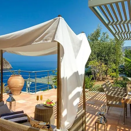 Vila Remarkable Kefalonia Yu Kanda 3 Bedrooms Seafront
